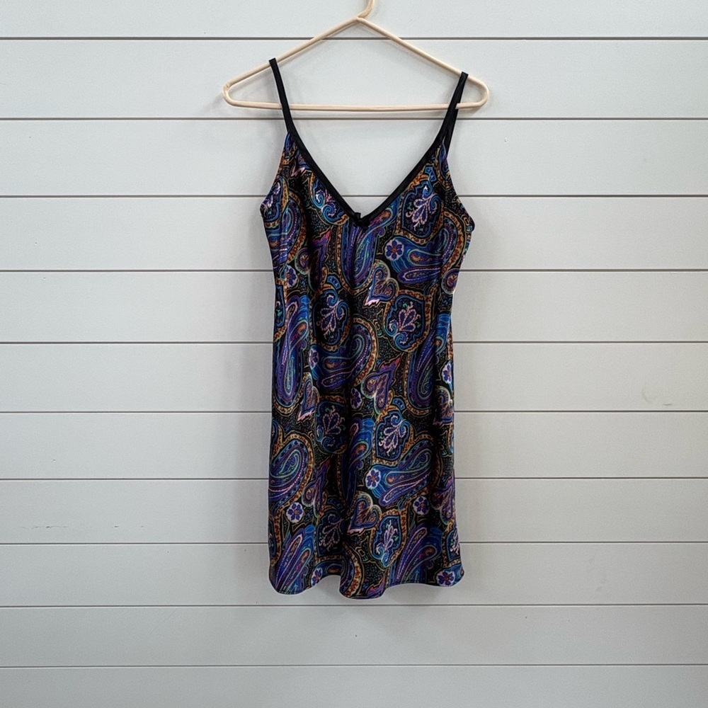 Vibrant Paisley V-Neck Mini Dress